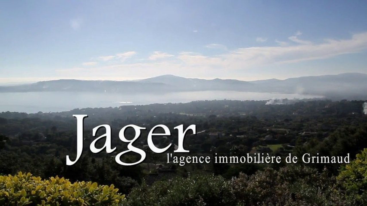 A VENDRE ( VILLA CONTEMPORAINE GRIMAUD VUE MER - PISCINE ) sur la baie de Saint-Tropez