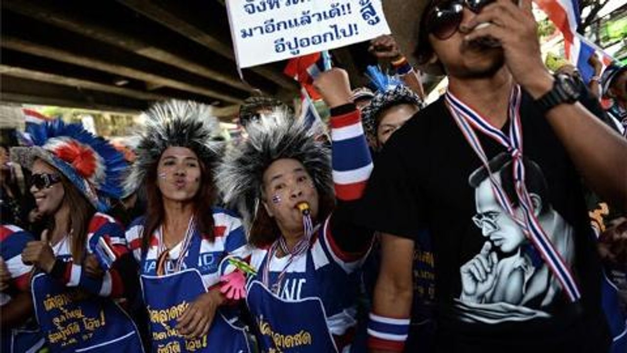 Thai government sticking to election date
