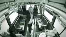 Macklemore chante dans un bus avec Ryan Lewis à New York