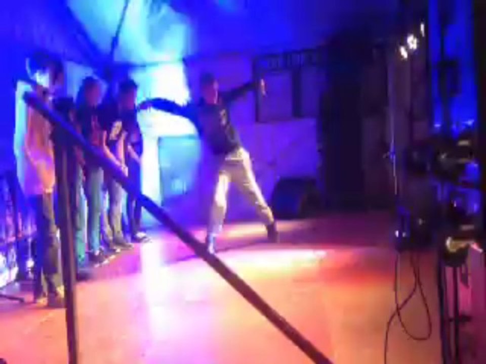 Breakdancers - Kerstboomverbranding 2014 (Oudercomité Sint-Martinus-Zomergem)