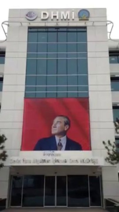 Otomatik Motorlu Bayrak Poster Sistemi