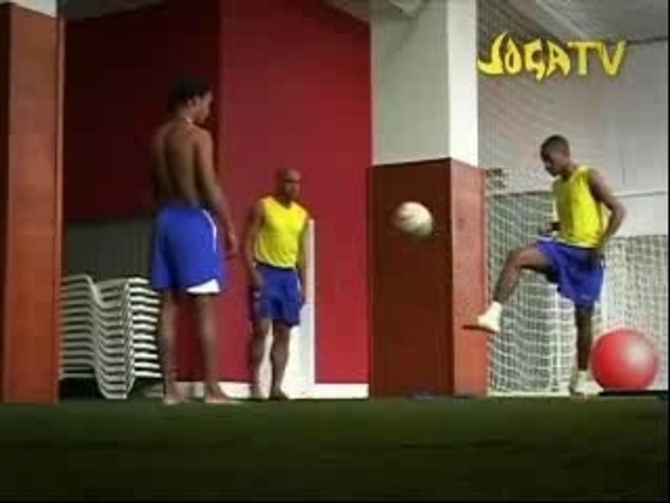 3 bresiliens et un ballon