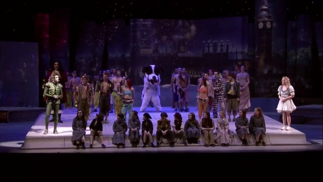 Peter Pan Actor Stops Play To Propose To Wendy In Real Life