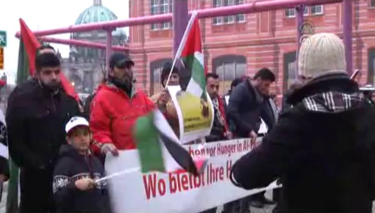 Yermuk Mülteci kampında insanlık trajedisi protesto edildi