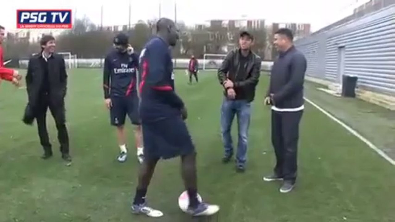 Lugano y Ronaldo en el vestuario del PSG
