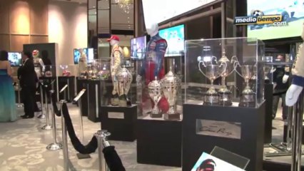 'Checo' Pérez subastó 'su clóset' para una causa benéfica