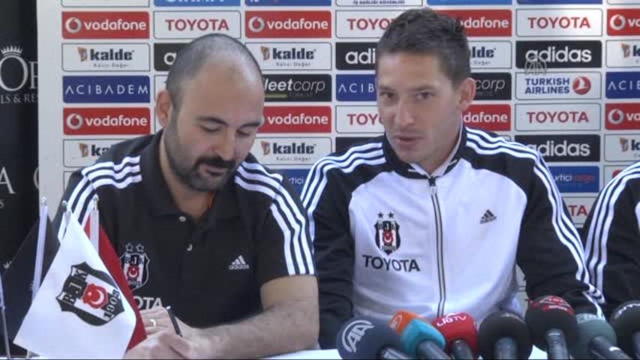 Holosko ve Uğur Boral, Basın Toplantısı Düzenledi