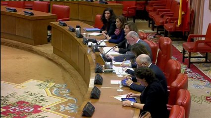 Báñez dice a empresas que hagan política social con cargo a su beneficio