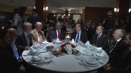 AK Parti Bursa Heyeti Yemekte Buluştu