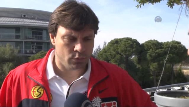 Eskişehirspor Teknik Direktörü Ertuğrul Sağlam -