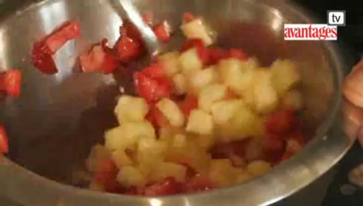 Recette vidéo : Jus de tomates, fraises et ananas