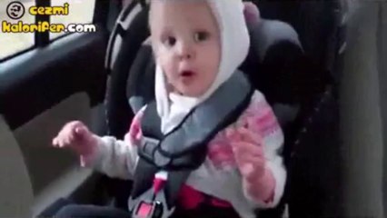 Sevdiği Şarkı Çalınca Şenlenen Bebek