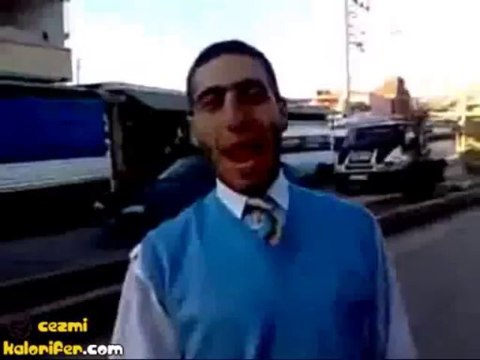 İçine Polis Sireni Kaçan Adam