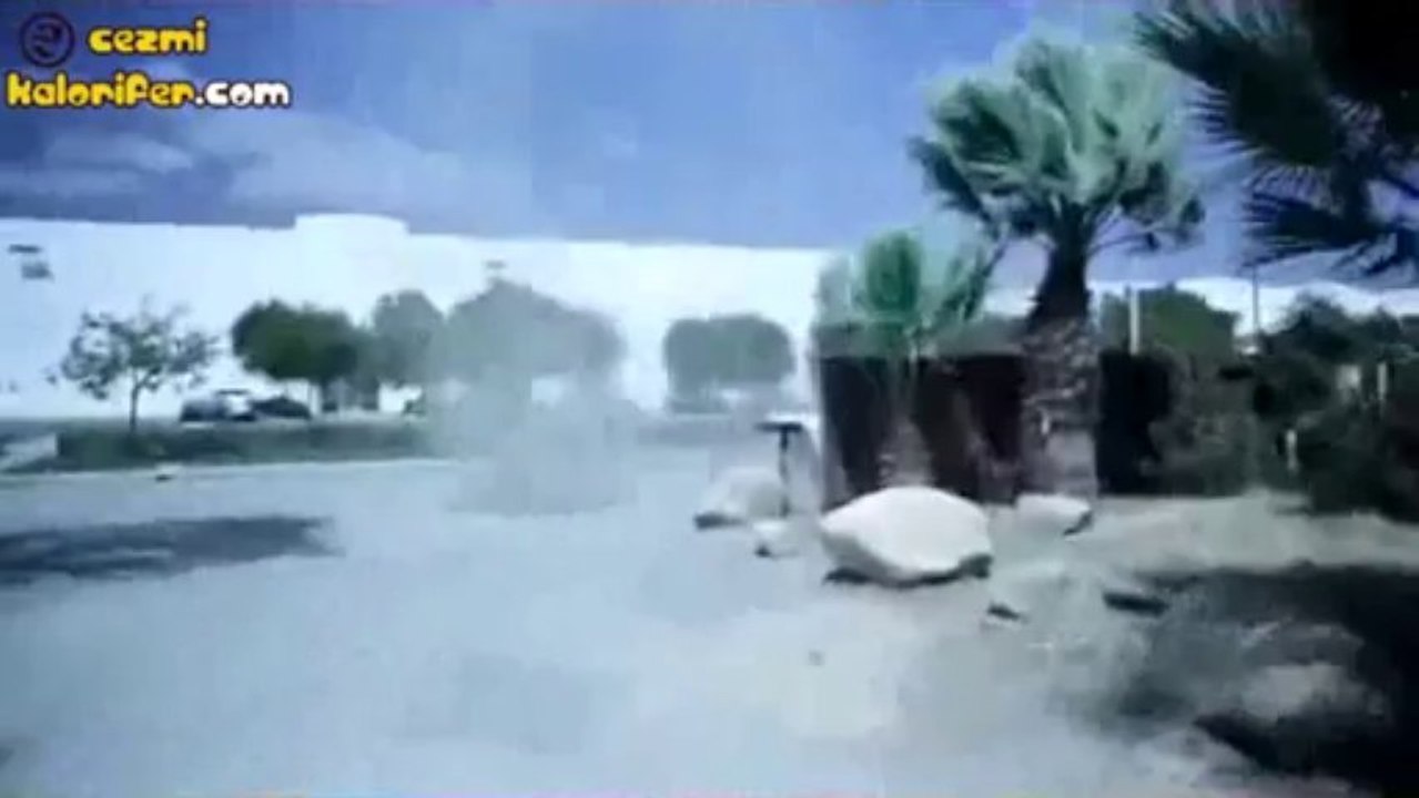 Hortumun İçine Dalan Çılgın Adam
