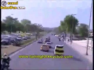 Polisin Önünde S2000 Yanlamak