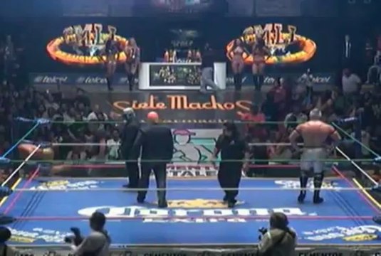 Valiente vs Vangelis in a En Busca de un Idolo match and in a tournament final match