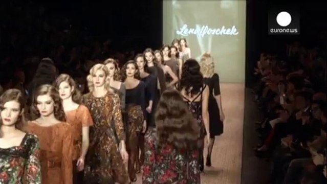 Berlin Moda Haftası'nda gerçeküstü tasarımlar