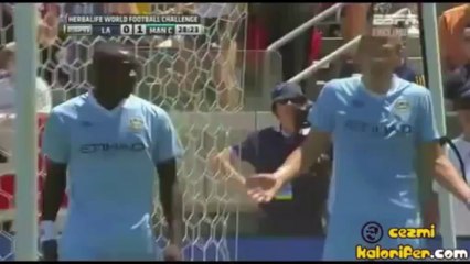 Kendini Mahalle Maçında Sanan Mario Balotelli