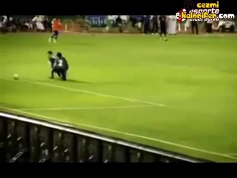 10 Yaşındaki Çocuktan Kaleciyi Rezil Eden Çalım