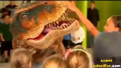 Robot Dinazor İle Velet Korkutmaca