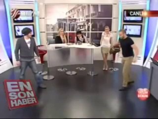 Survivor Taner - Muhabire Uçan Tekme Atmak