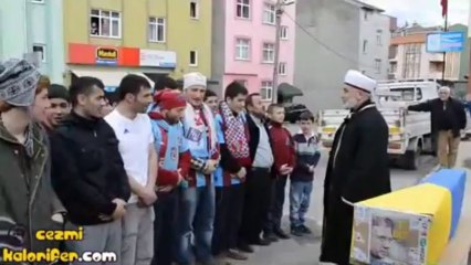 Fenerbahçe’nin Cenaze Namazını Kılan Trabzonsporlular