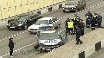 Uyuşturucu Bağımlısı Rus Polis Arabası Kaçırırsa