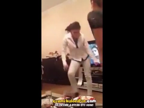 Gentleman Eşliğinde Apaçi Dansı