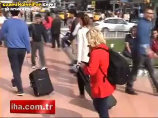 Evlenmek İçin Taksim'de Eylem Yapan Adam