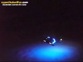 Geleceğe Dönüş Filminin Meşhur Arabası Delorean'ın Uçan Minyatürü