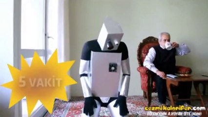 Namaz Kılan Robot