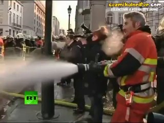 Grev Yapan İtfaiyecilerle Polis Karşı Karşıya Gelirse