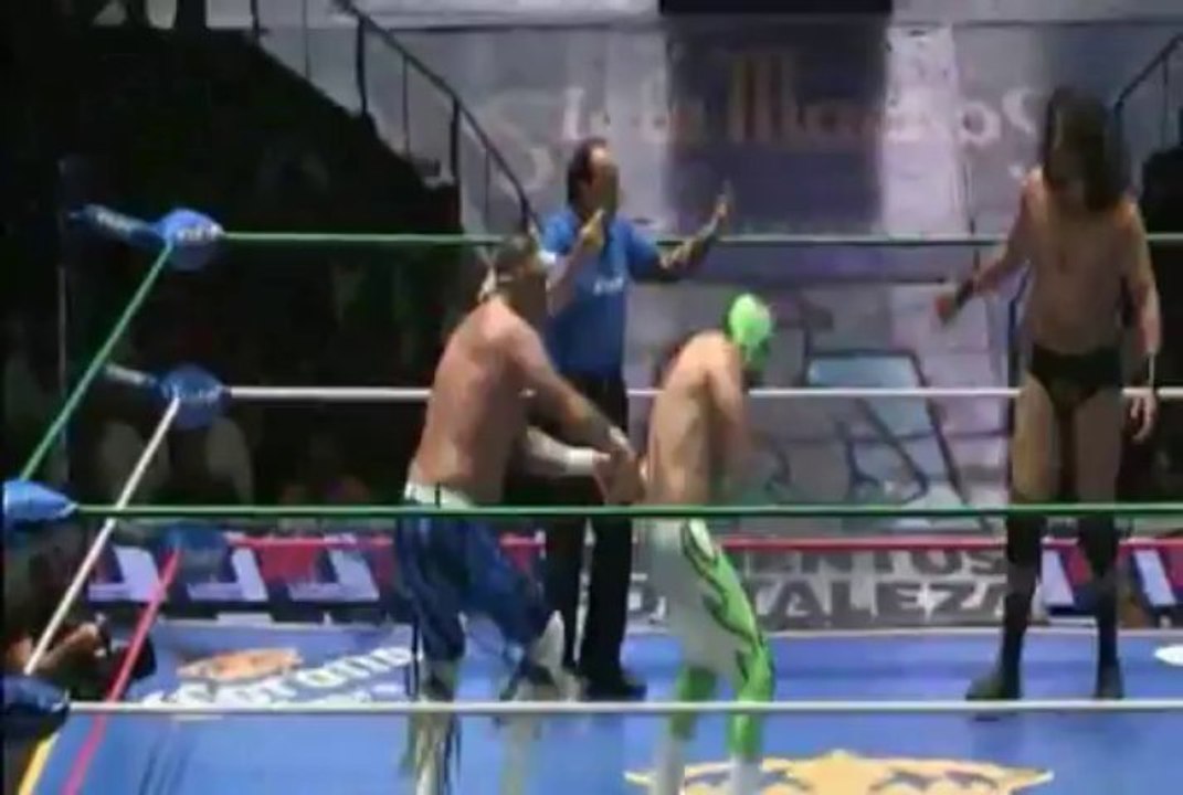 Molotov & Soberano Jr. vs Guerrero Negro Jr. & Herodes Jr.