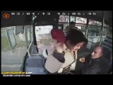 Öğrenci Kartıyla Otobüse Binmeye Çalışan Kadın