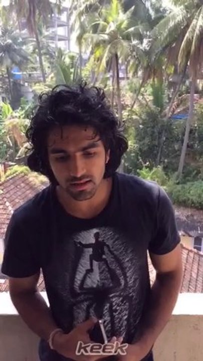 Siddharth Menon sings Thaarangal