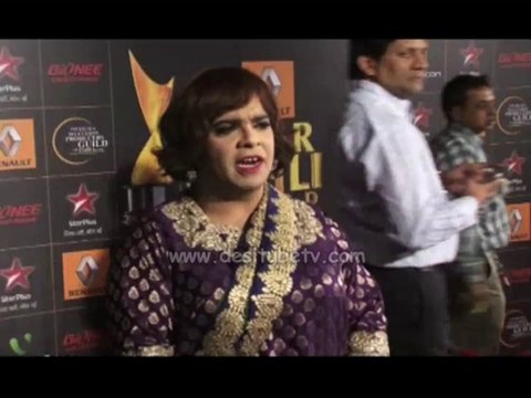 kiku is looking hot as he playing a role of a girl in Red Carpet of 9th Renault star guild Awards