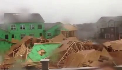 Des maisons pas très solides! Petit coup de tempête...