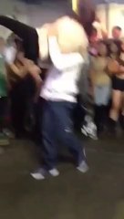 Crazy dance : Quebradita - Brasilian girls jumping like hell !!!!