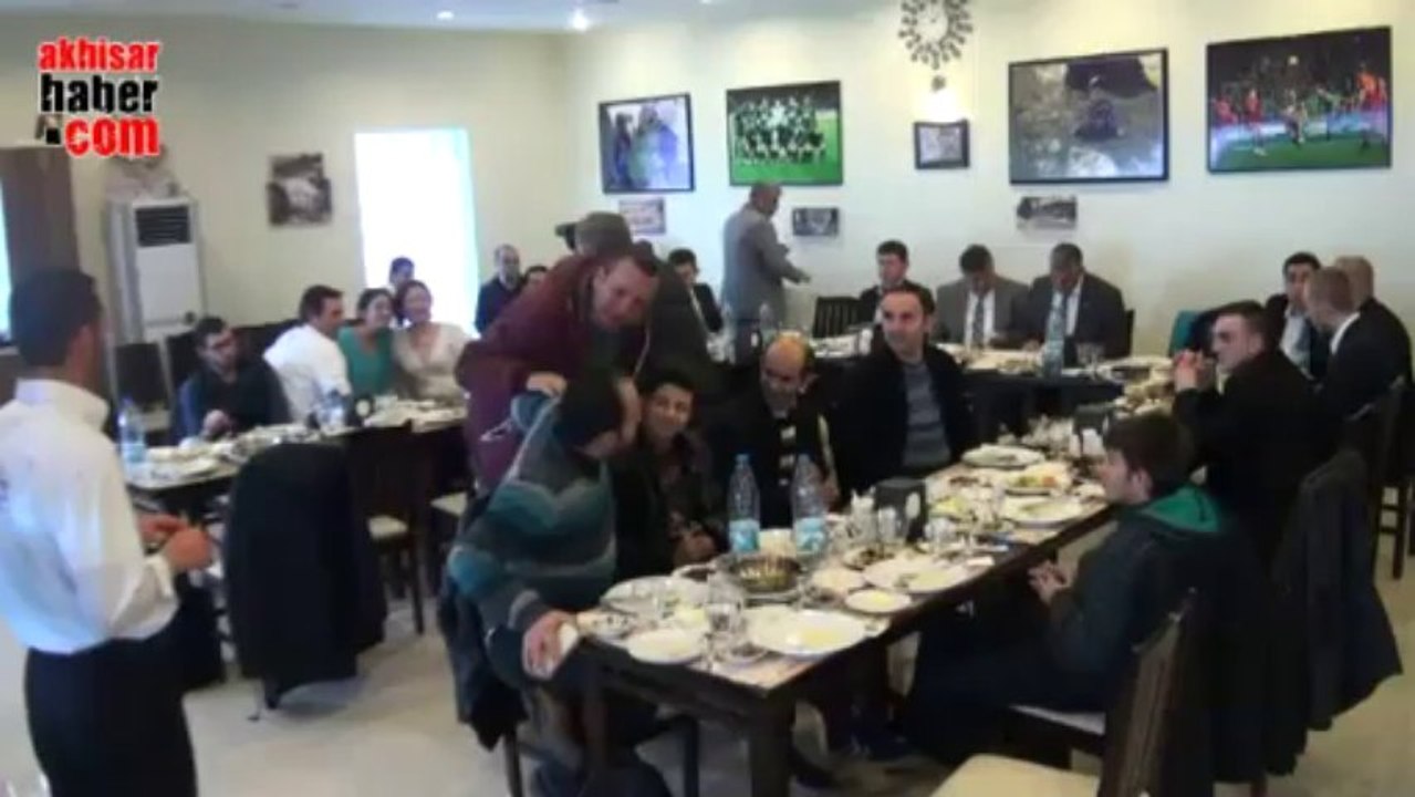 Akhisar Esnaf Odaları Başkan Adayı Zekeriya Güneş, Basın ile Kahvaltıda Buluştu