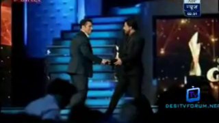 @IamSRK and @BeingSalmanKhan  Sharing Stage together at  #9thStarGuildAwards2014