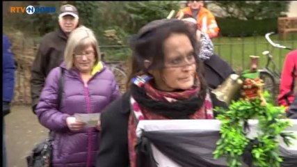 Aankomst minister Kamp in Loppersum - RTV Noord
