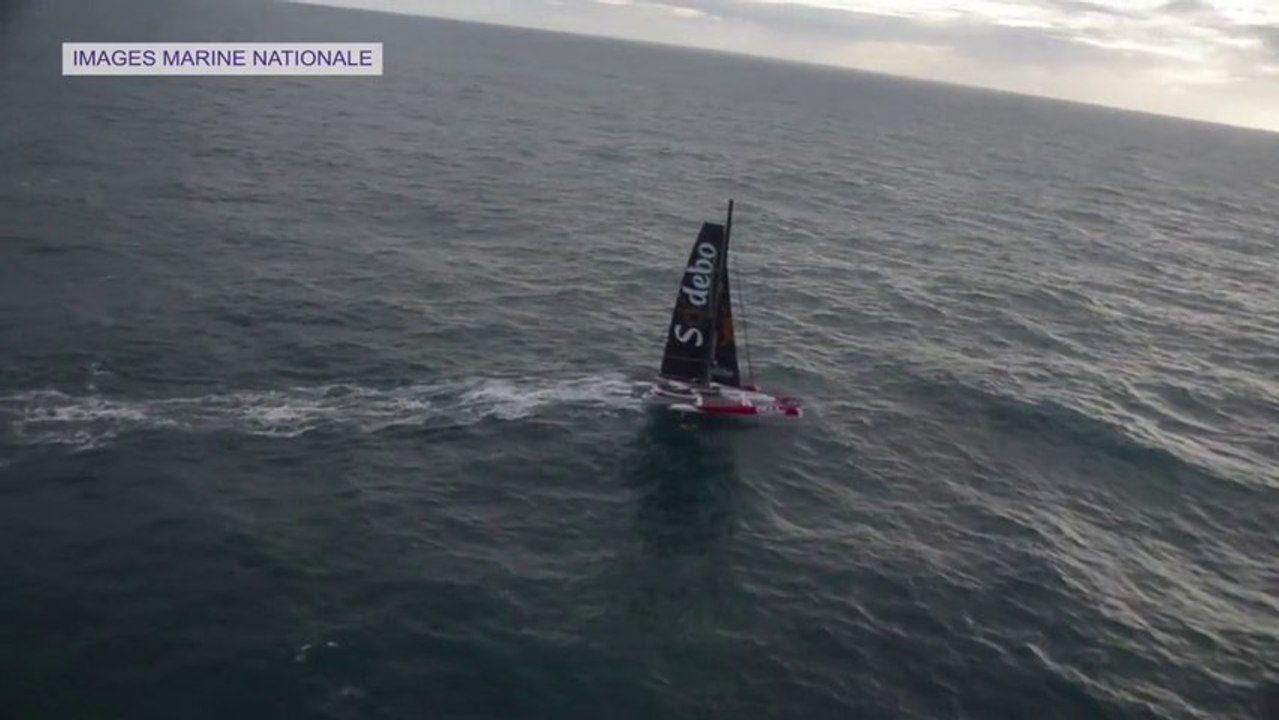 Sodebo - Tour du Monde 2014: Survol de Sodebo par la Marine Nationale