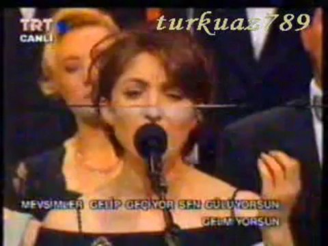 Çiğdem (KIRÖMEROĞLU) YARKIN-Akşamın Olduğu Yerde Bekle Diyorsun