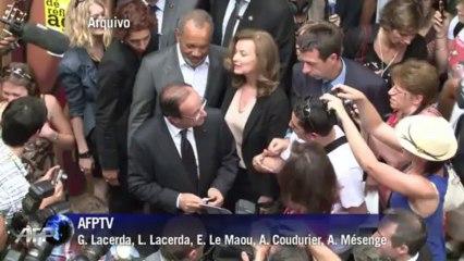 Hollande visita primeira-dama no hospital