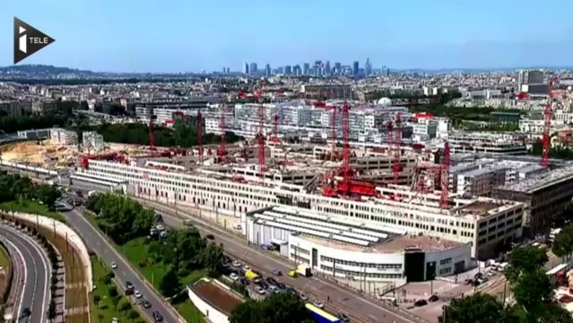 Jean-Yves Le Drian en visite dans le Balardgone