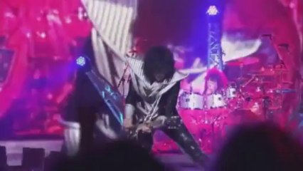 Real KISS vs Fake KISS youtube