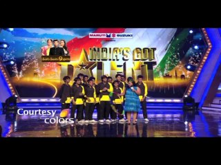 Indias Got Talent Bharti flirts with Remo D Souza