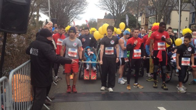 Cross Ouest-France : départ des enfants handicapés
