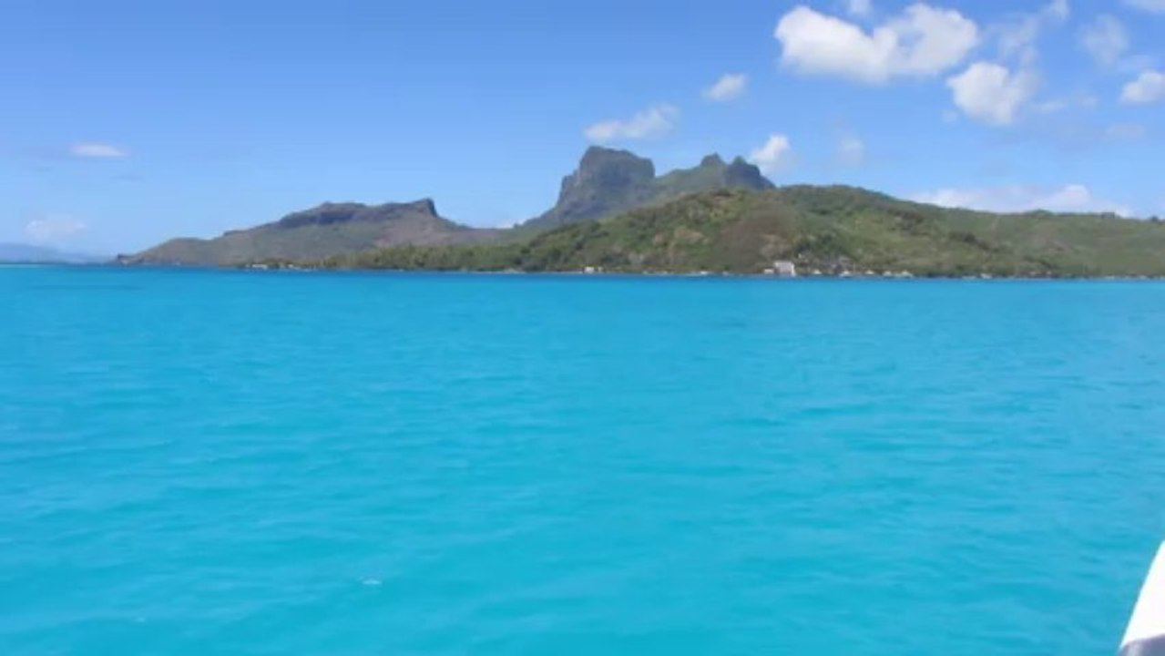 Water taxi in Bora Bora