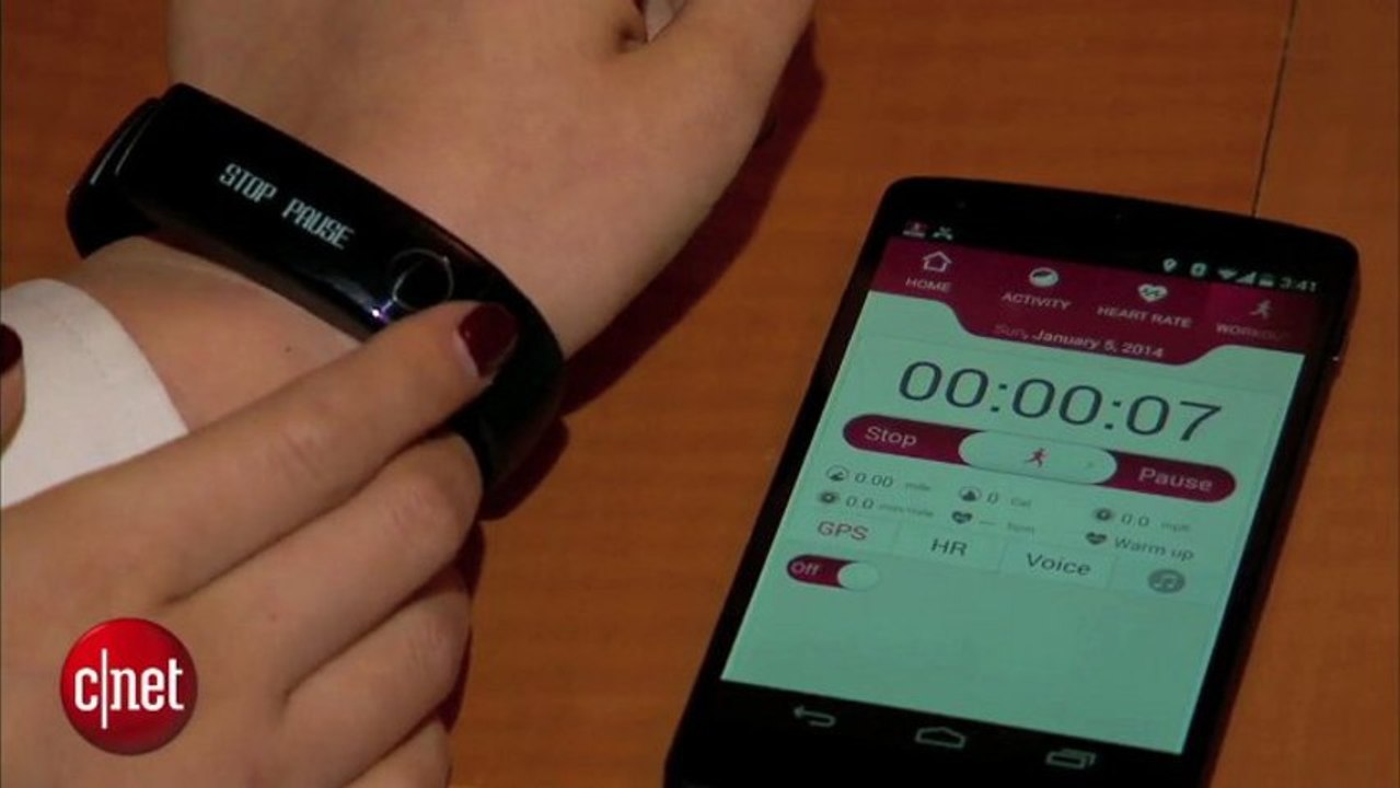 CES 2014 : LG LifeBand Touch et écouteurs LG Heart Rate